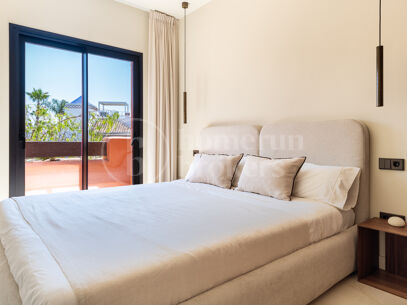 Casa Terra Fullt renoverat radhus i Marbella Golden Mile