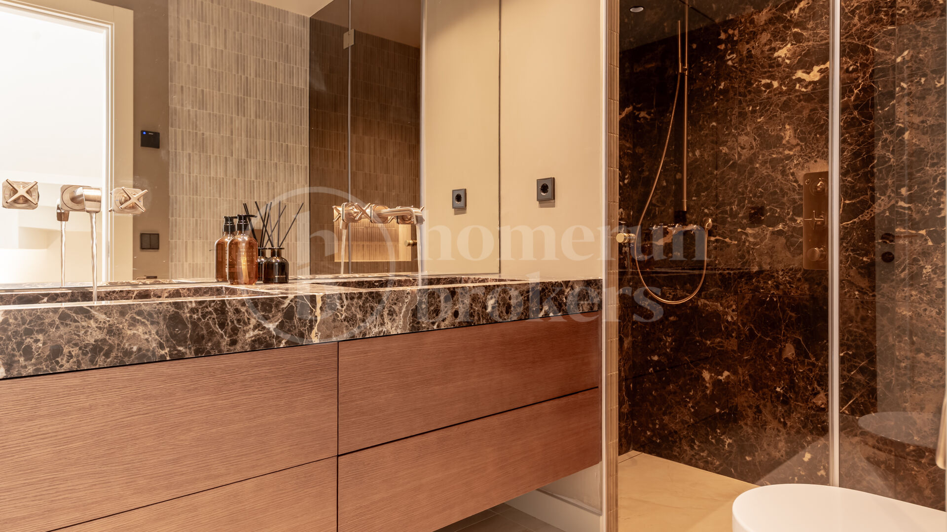 Casa Terra Fullt renoverat radhus i Marbella Golden Mile