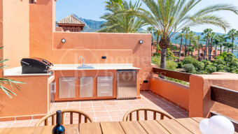 Casa Terra - Fully Renovated Townhouse in Marbella Golden Mile