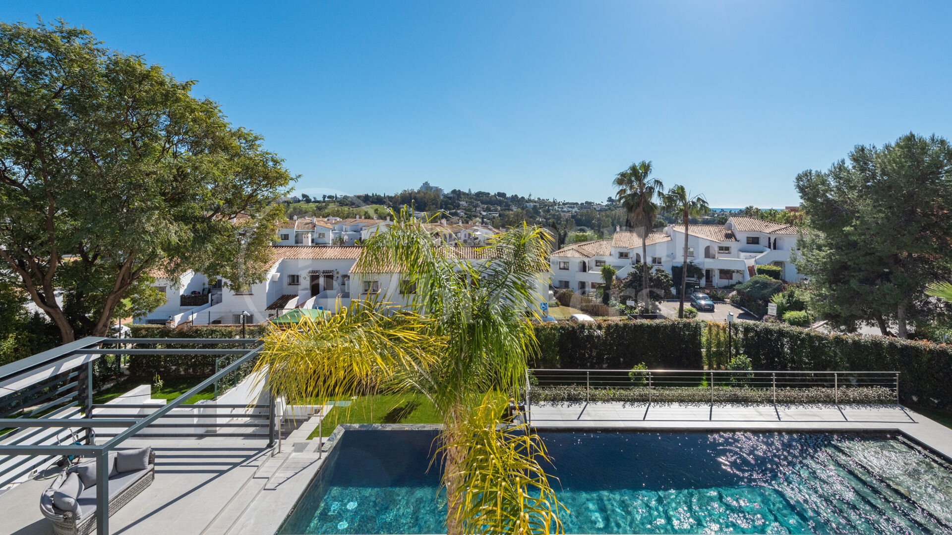 Villa Helios - Villa with Sea and Mountain Views in El Paraíso Alto
