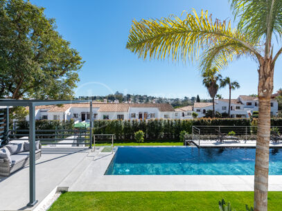 Villa Helios - Villa with Sea and Mountain Views in El Paraíso Alto