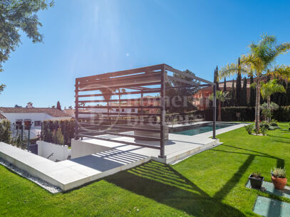 Villa Helios - Villa with Sea and Mountain Views in El Paraíso Alto