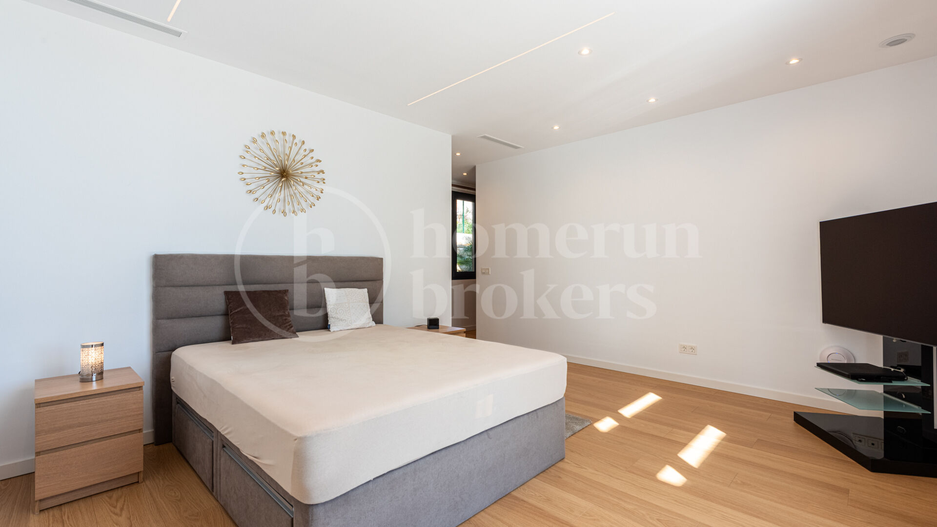 Villa Helios - Villa with Sea and Mountain Views in El Paraíso Alto