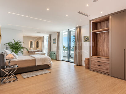 Villa Helios - Villa with Sea and Mountain Views in El Paraíso Alto