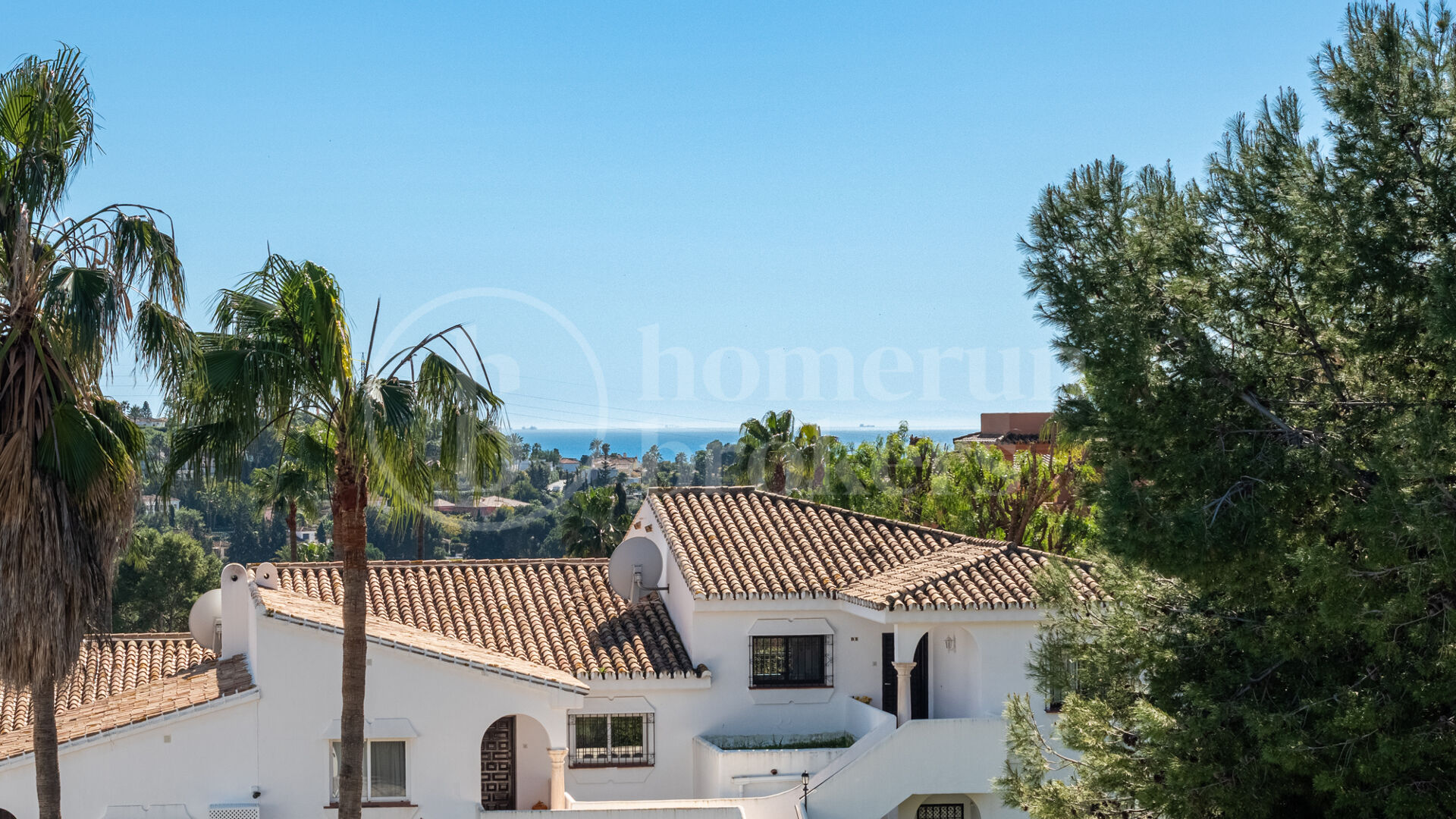 Villa Helios - Villa with Sea and Mountain Views in El Paraíso Alto