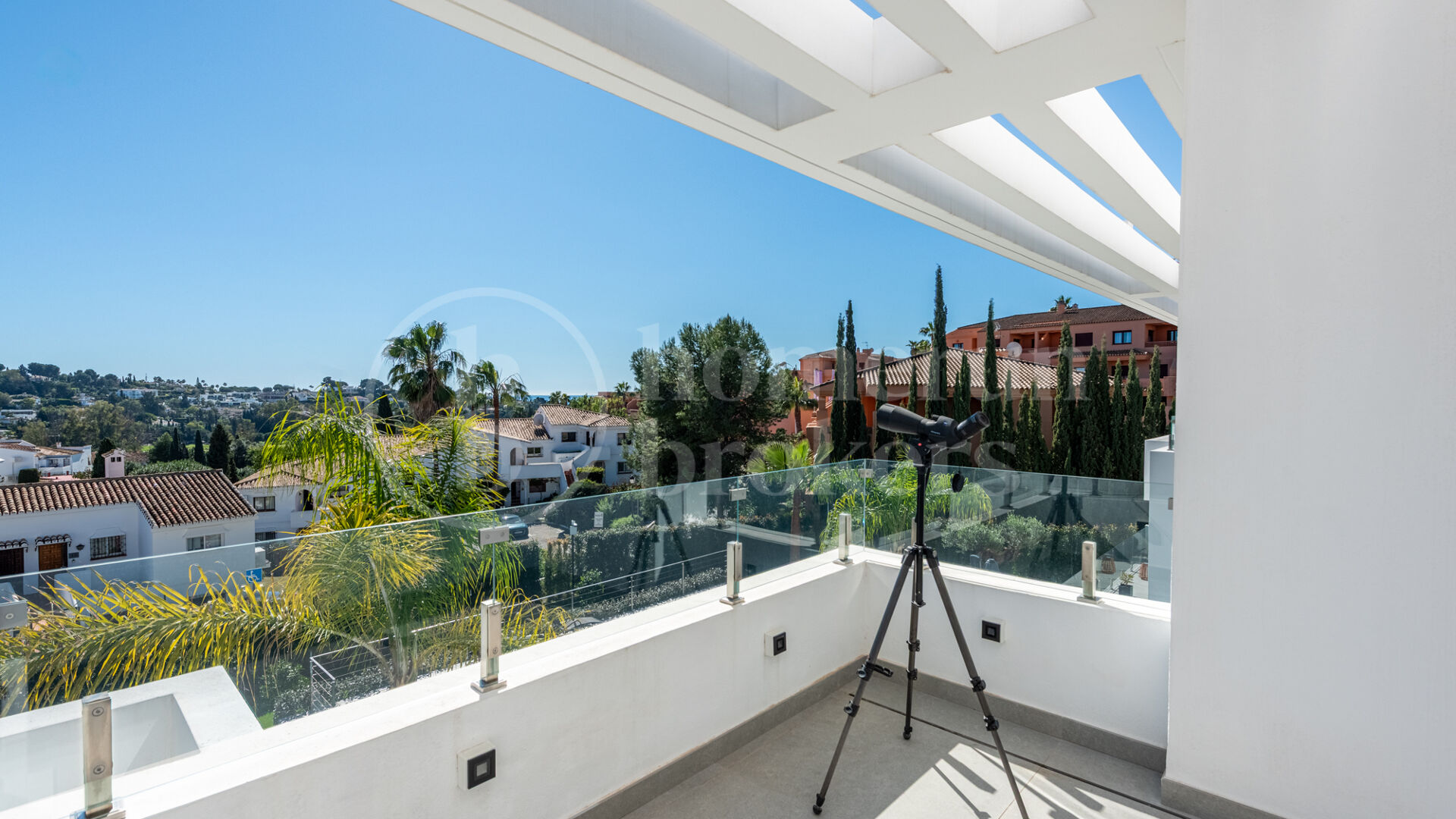 Villa Helios - Villa with Sea and Mountain Views in El Paraíso Alto