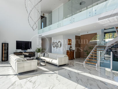 Villa Helios - Villa with Sea and Mountain Views in El Paraíso Alto