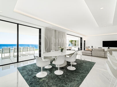 Apartment Emare - Luxury Beachfront Apartment In the New Golden Mile