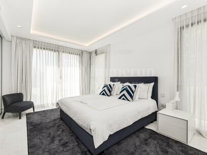 Apartment Emare - Luxury Beachfront Apartment In the New Golden Mile