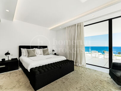 Apartment Emare - Luxury Beachfront Apartment In the New Golden Mile