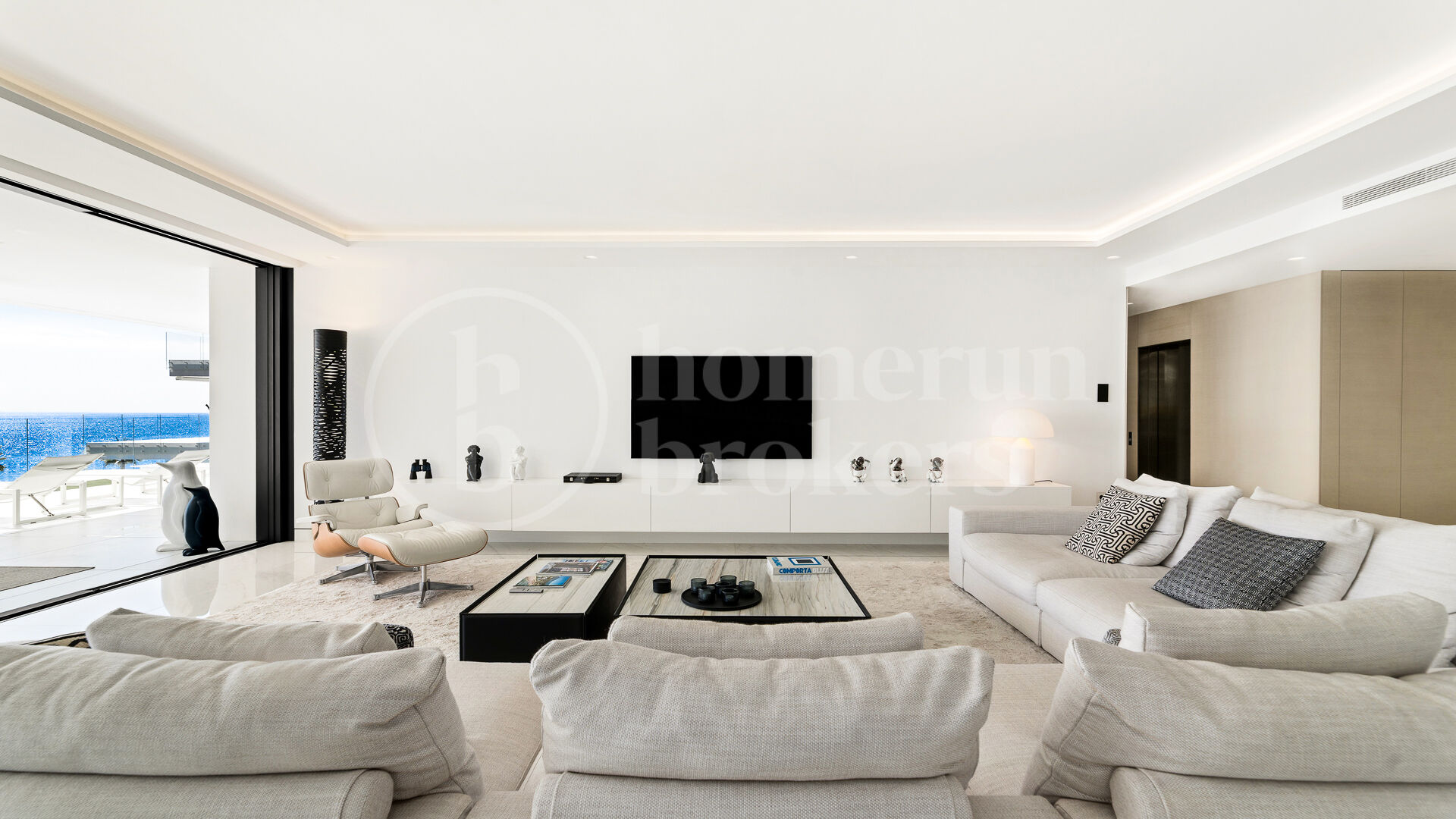 Apartment Emare - Luxury Beachfront Apartment In the New Golden Mile