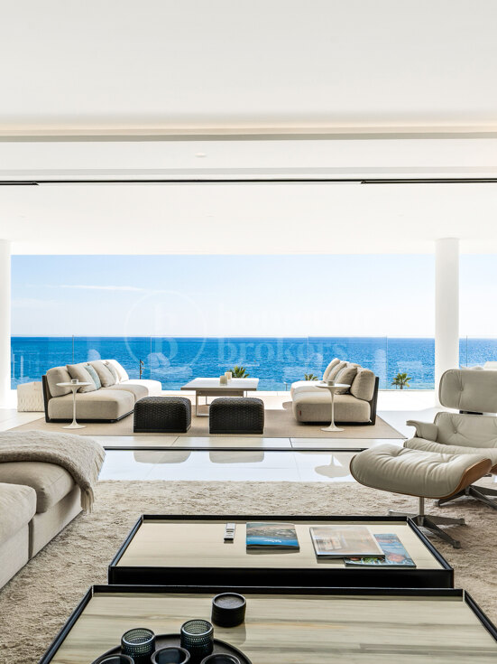 Apartment Emare - Luxury Beachfront Apartment In the New Golden Mile