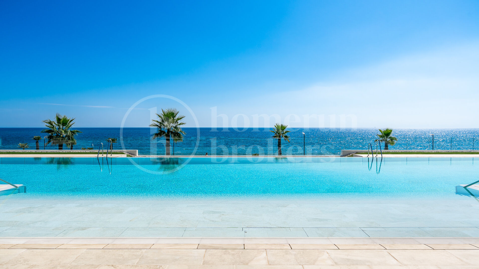 Apartment Emare - Luxury Beachfront Apartment In the New Golden Mile