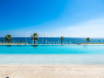 Apartment Emare - Luxury Beachfront Apartment In the New Golden Mile