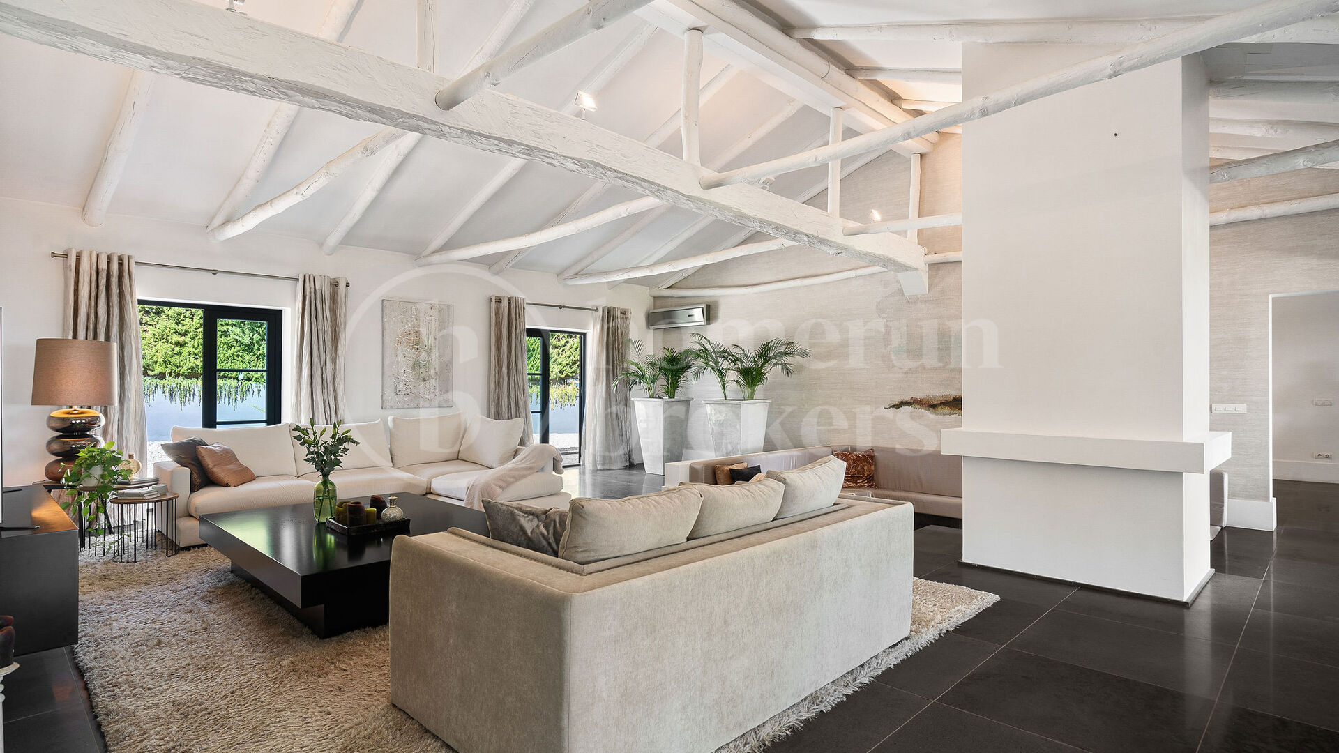 Casa La Sorpresa - Andalusian Style Family Villa