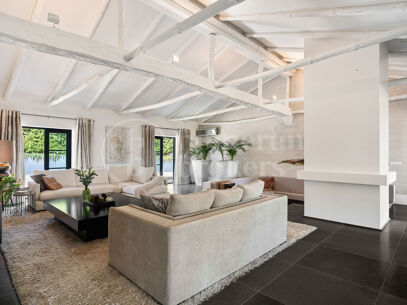 Casa La Sorpresa - Andalusian Style Family Villa