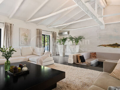 Casa La Sorpresa - Andalusian Style Family Villa