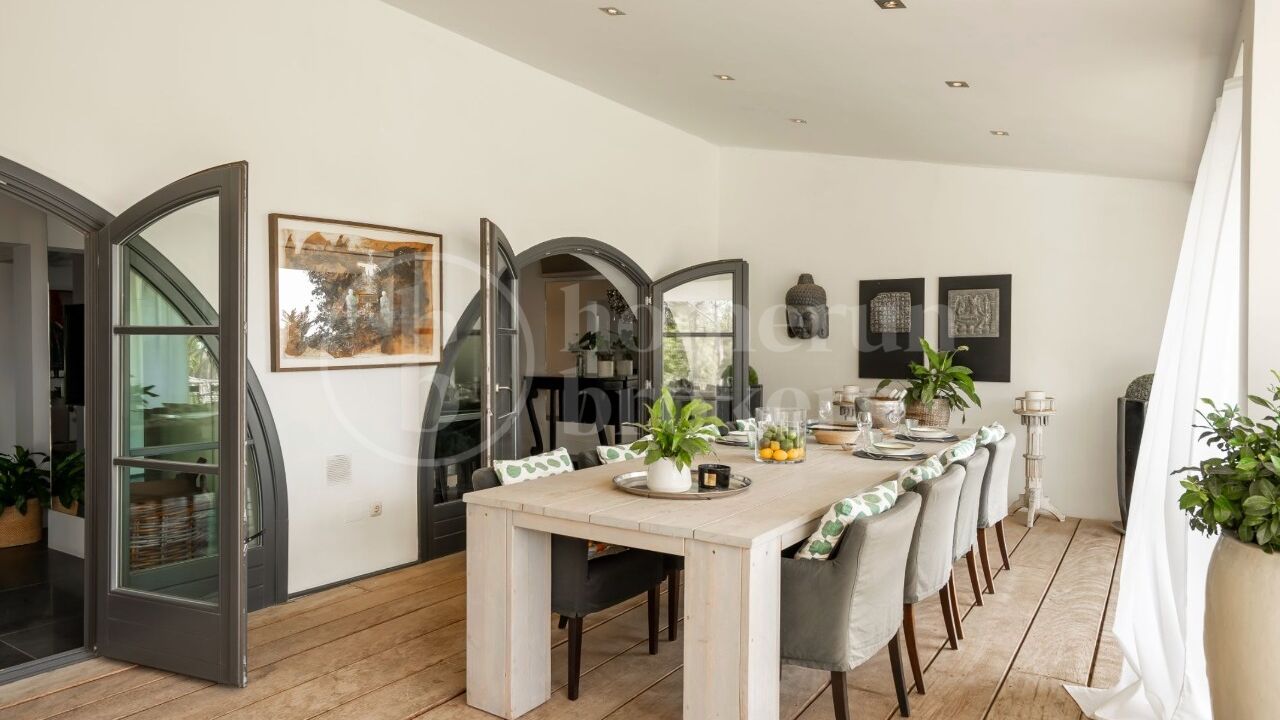 Casa La Sorpresa - Andalusian Style Family Villa