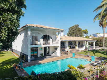 Casa La Sorpresa - Andalusian Style Family Villa