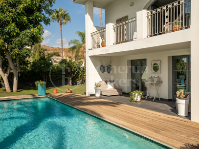 Casa La Sorpresa - Andalusian Style Family Villa