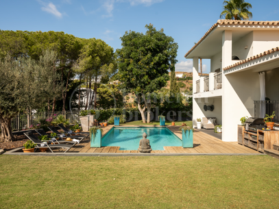 Casa La Sorpresa - Andalusian Style Family Villa