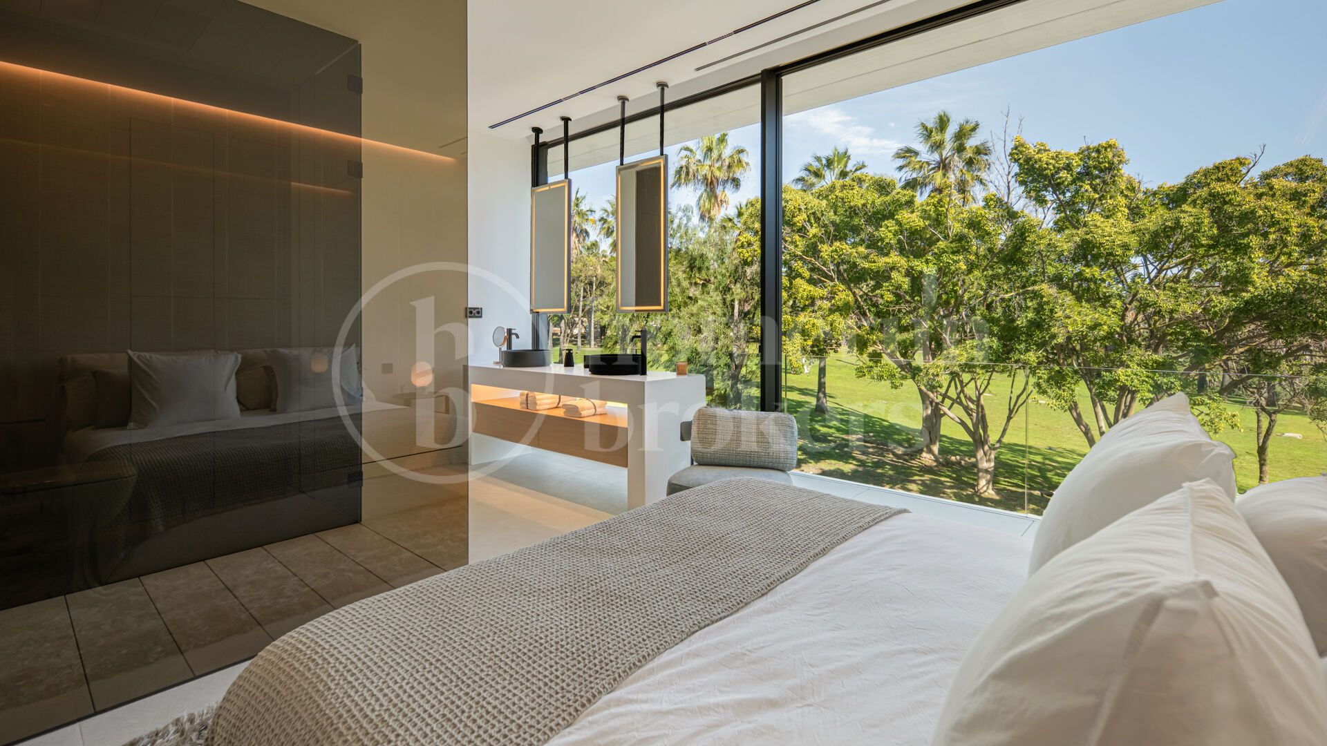 Villa Seven – Contemporary Villa in Puente Romano with Sea Views and Rooftop Pool
