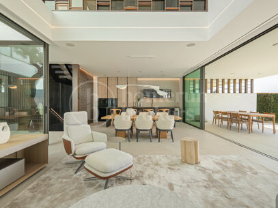Villa Seven – Contemporary Villa in Puente Romano with Sea Views and Rooftop Pool