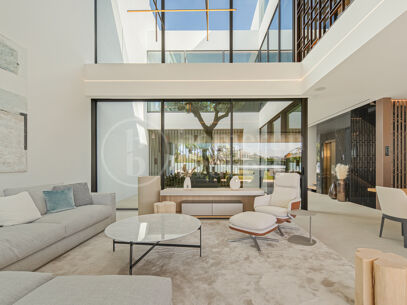 Villa Seven – Contemporary Villa in Puente Romano with Sea Views and Rooftop Pool