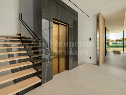 Villa Seven – Contemporary Villa in Puente Romano with Sea Views and Rooftop Pool
