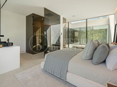 Villa Seven – Contemporary Villa in Puente Romano with Sea Views and Rooftop Pool
