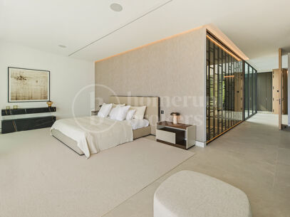 Villa Seven – Contemporary Villa in Puente Romano with Sea Views and Rooftop Pool