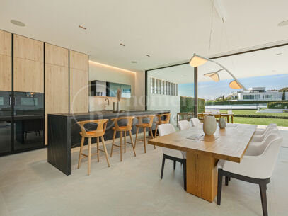 Villa Seven – Contemporary Villa in Puente Romano with Sea Views and Rooftop Pool