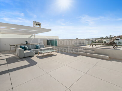 Villa Seven – Contemporary Villa in Puente Romano with Sea Views and Rooftop Pool