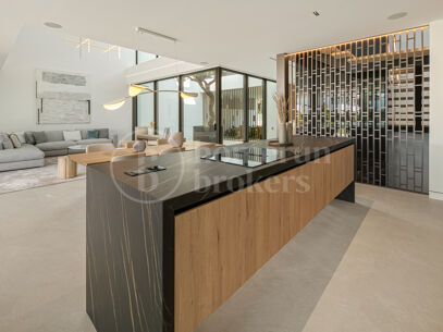Villa Seven – Contemporary Villa in Puente Romano with Sea Views and Rooftop Pool