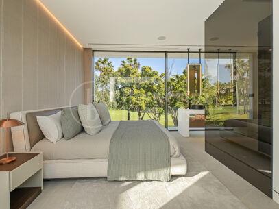 Villa Seven – Contemporary Villa in Puente Romano with Sea Views and Rooftop Pool