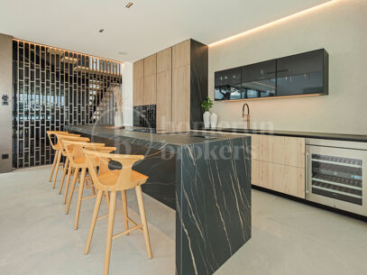 Villa Seven – Contemporary Villa in Puente Romano with Sea Views and Rooftop Pool