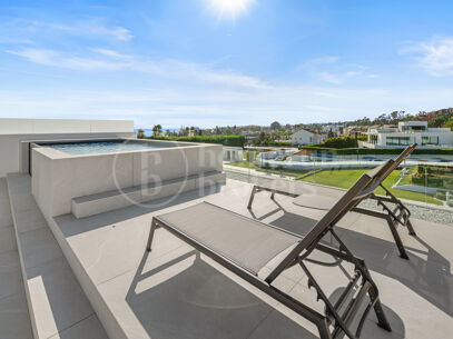 Villa Seven – Contemporary Villa in Puente Romano with Sea Views and Rooftop Pool
