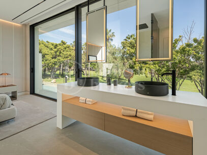 Villa Seven – Contemporary Villa in Puente Romano with Sea Views and Rooftop Pool
