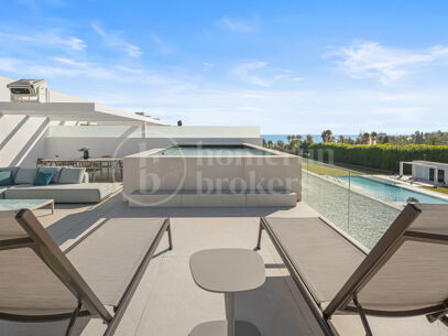 Villa Seven – Contemporary Villa in Puente Romano with Sea Views and Rooftop Pool