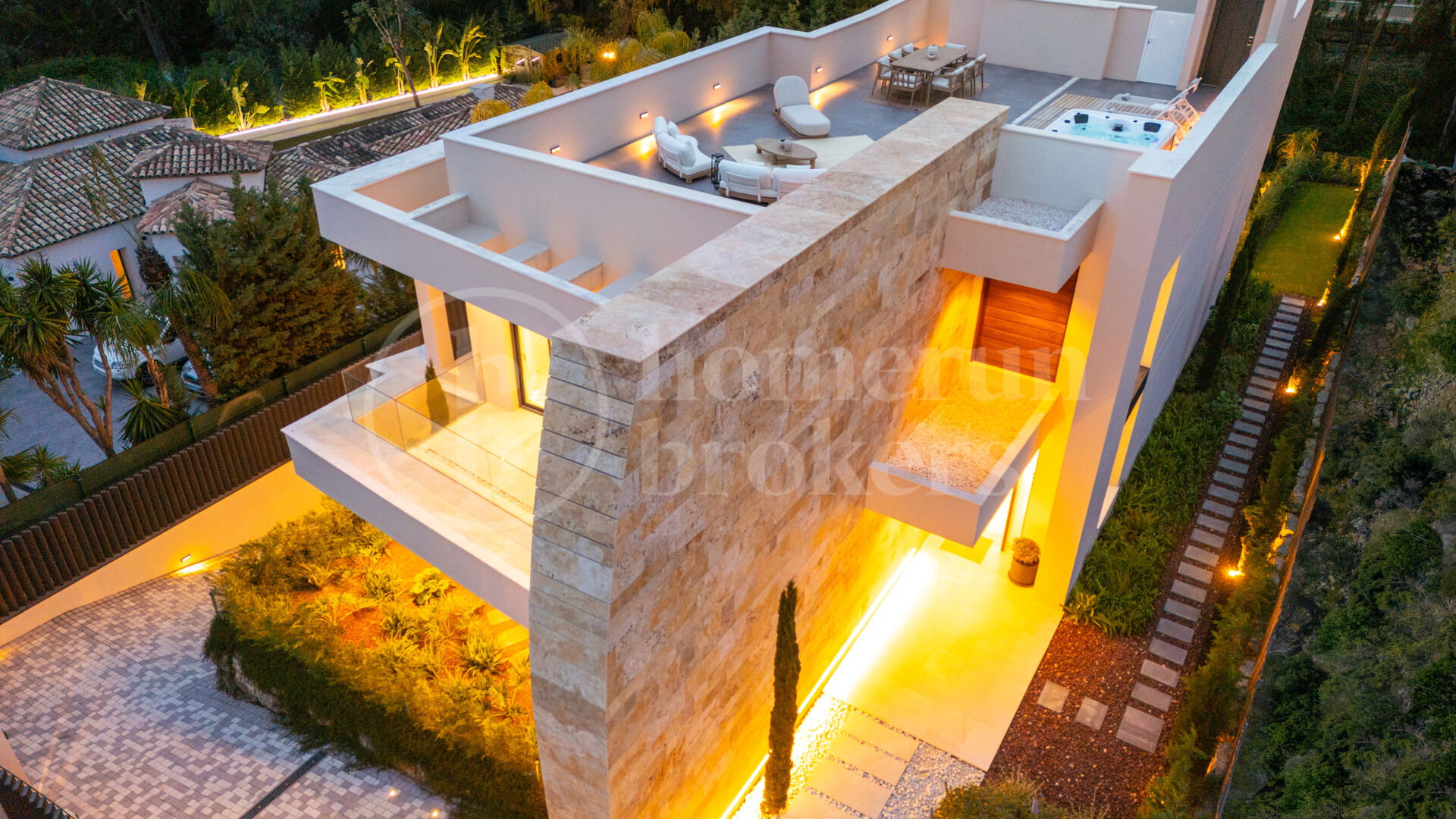 Villa Nara - Impressive Elegant New Home