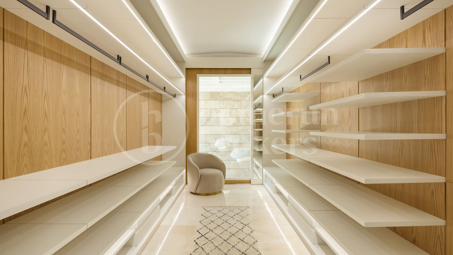 Villa Nara - Impressive Elegant New Home