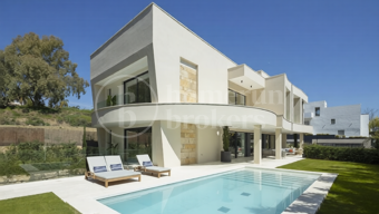 Villa Nara - Impressive Elegant New Home