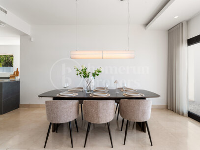 Villa Solara - Contemporary Frontline Golf Villa i Gated Community