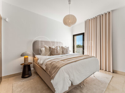 Villa Solara - Contemporary Frontline Golf Villa i Gated Community
