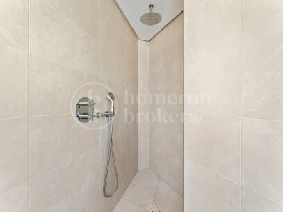 Villa Solara - Contemporary Frontline Golf Villa i Gated Community