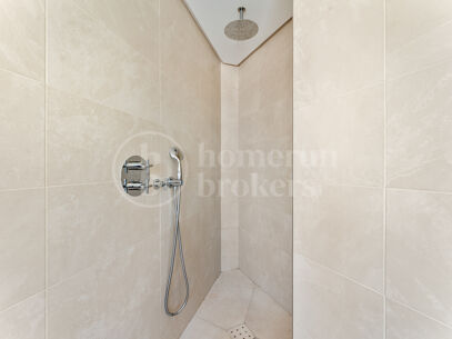 Villa Solara - Contemporary Frontline Golf Villa in Gated Community