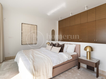 Villa Solara - Contemporary Frontline Golf Villa i Gated Community