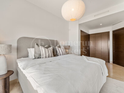 Villa Solara - Contemporary Frontline Golf Villa i Gated Community