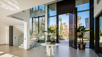 Casa La Colina – Contemporary Luxury Villa in Sotogrande Costa