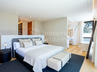 Villa Miura – Contemporary Villa on the New Golden Mile